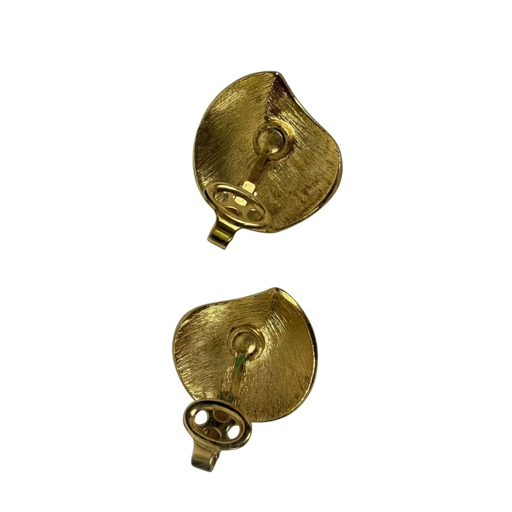 Trifari Vintage Gold Tone Sculptural Swirl Clip On Earrings Signed Statement